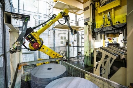 Robosoft Robotic Industrial machine feeding systems